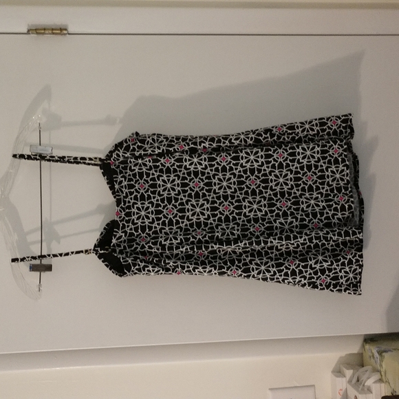 Women's One Piece Bathing Suit with Skirt Black Neon Pink White Pattern Size 18 - Picture 4 of 6